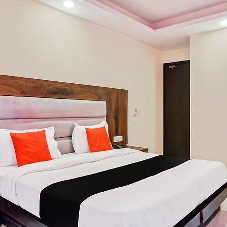 דלהי Capital O Hotel Jeyan Inn Near Gurudwara Shri Bangla Sahib מראה חיצוני תמונה