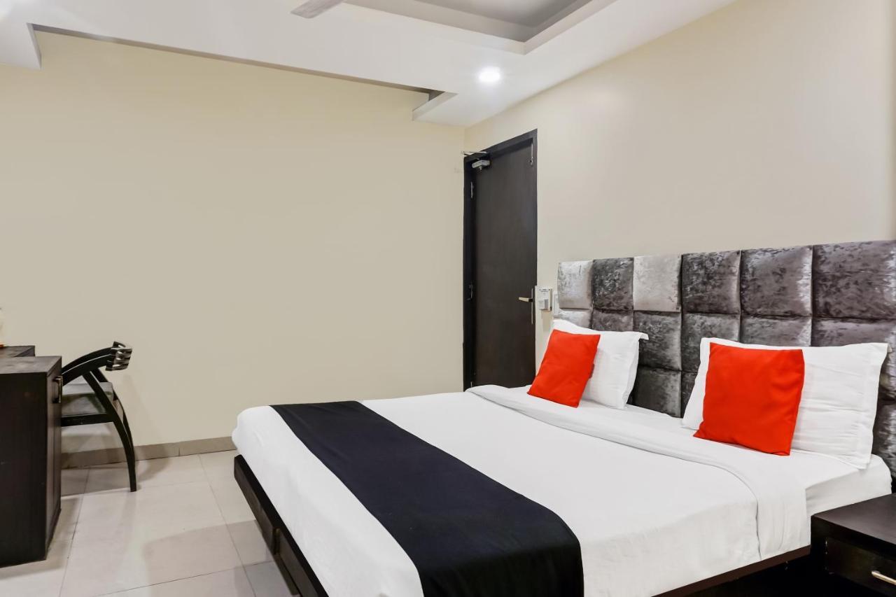 דלהי Capital O Hotel Jeyan Inn Near Gurudwara Shri Bangla Sahib מראה חיצוני תמונה