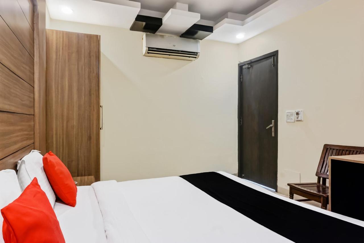 דלהי Capital O Hotel Jeyan Inn Near Gurudwara Shri Bangla Sahib מראה חיצוני תמונה