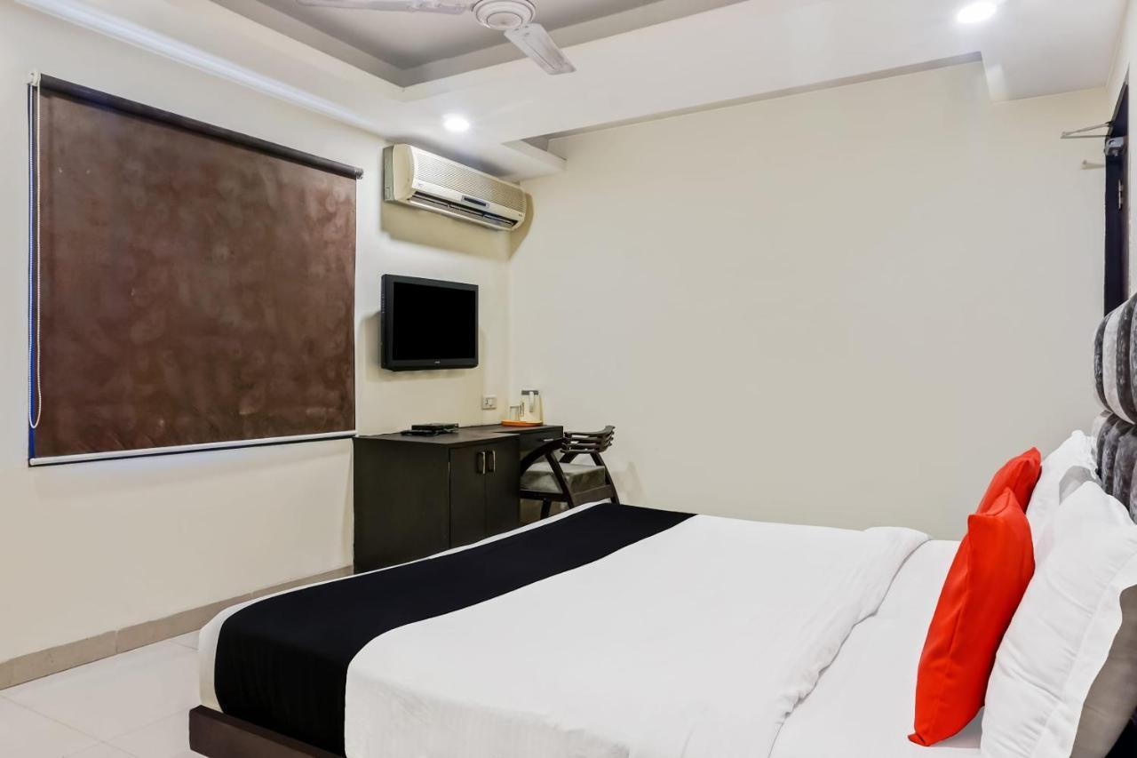 דלהי Capital O Hotel Jeyan Inn Near Gurudwara Shri Bangla Sahib מראה חיצוני תמונה