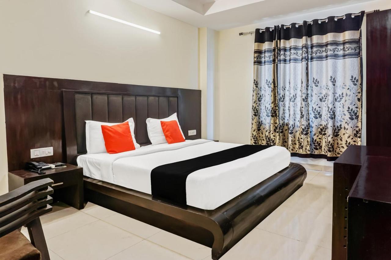 דלהי Capital O Hotel Jeyan Inn Near Gurudwara Shri Bangla Sahib מראה חיצוני תמונה