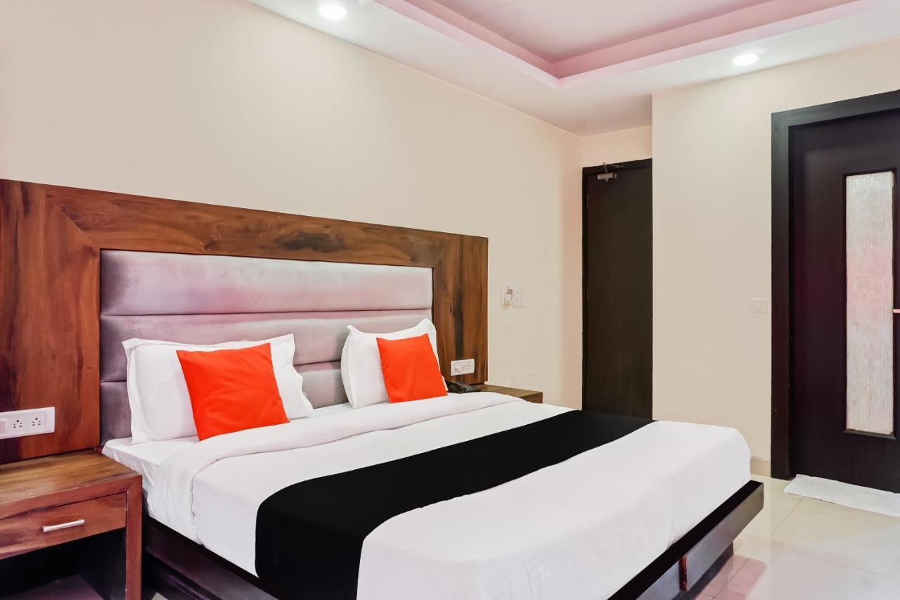דלהי Capital O Hotel Jeyan Inn Near Gurudwara Shri Bangla Sahib מראה חיצוני תמונה