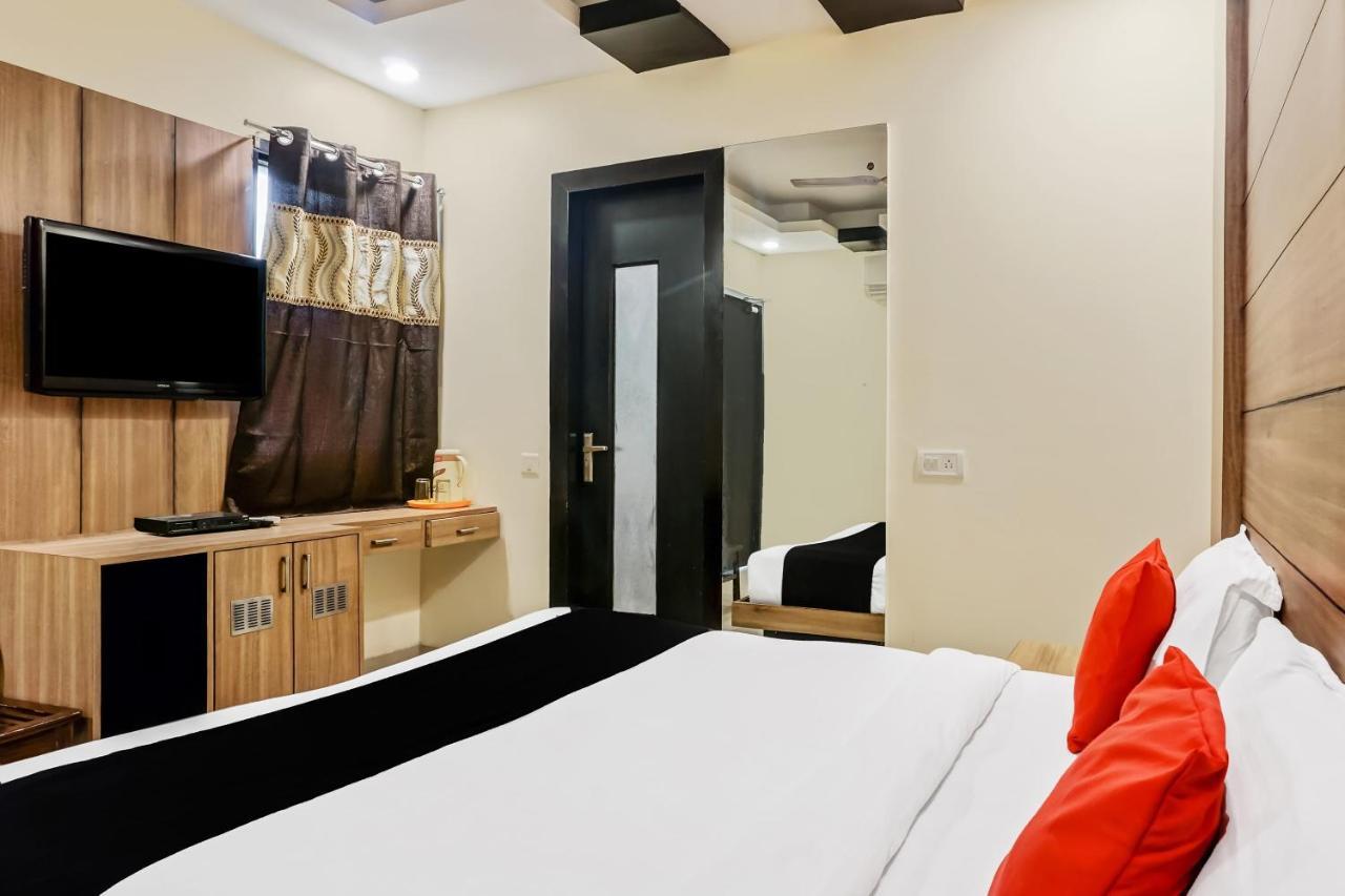 דלהי Capital O Hotel Jeyan Inn Near Gurudwara Shri Bangla Sahib מראה חיצוני תמונה