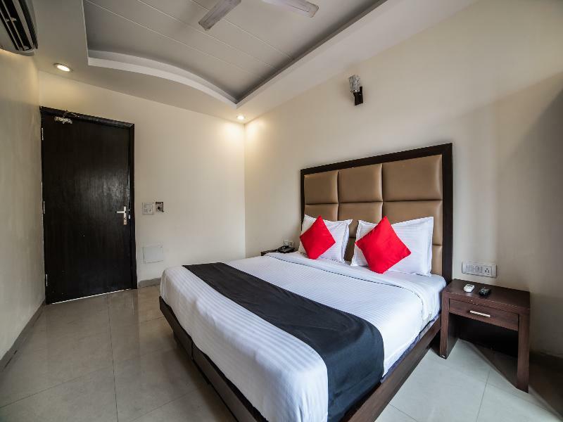דלהי Capital O Hotel Jeyan Inn Near Gurudwara Shri Bangla Sahib מראה חיצוני תמונה