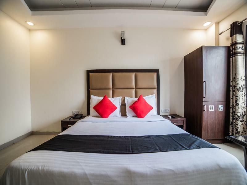 דלהי Capital O Hotel Jeyan Inn Near Gurudwara Shri Bangla Sahib מראה חיצוני תמונה