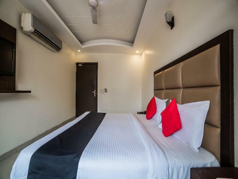 דלהי Capital O Hotel Jeyan Inn Near Gurudwara Shri Bangla Sahib מראה חיצוני תמונה